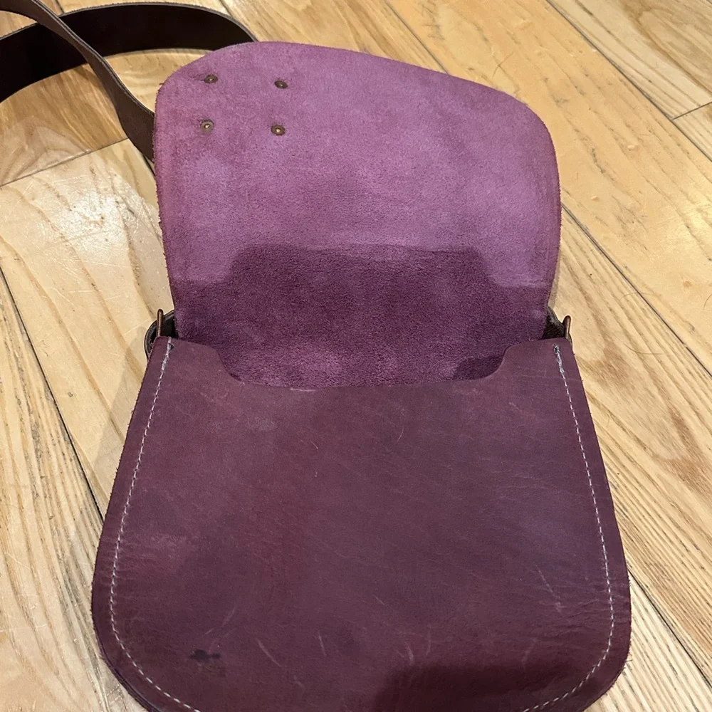Bergamot+Amor The Craftsbury Common Burgundy Leather Saddle Bag - Picture 10 of 16